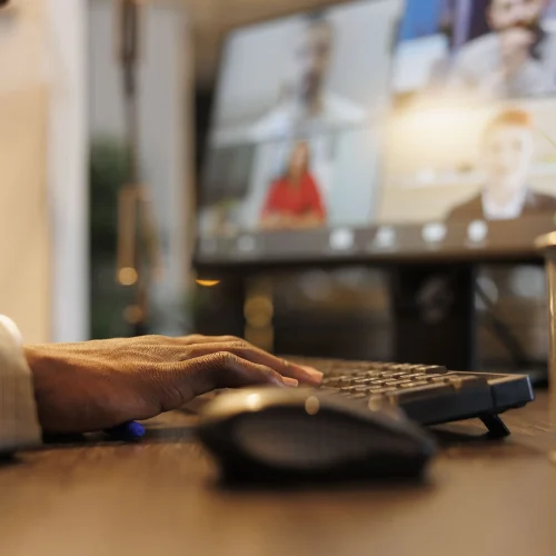 trabalho remoto na &aacute;rea de tecnologia